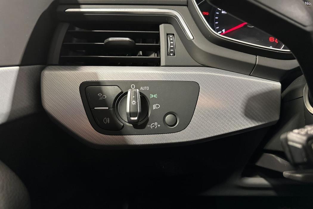 AUDI A4 2019