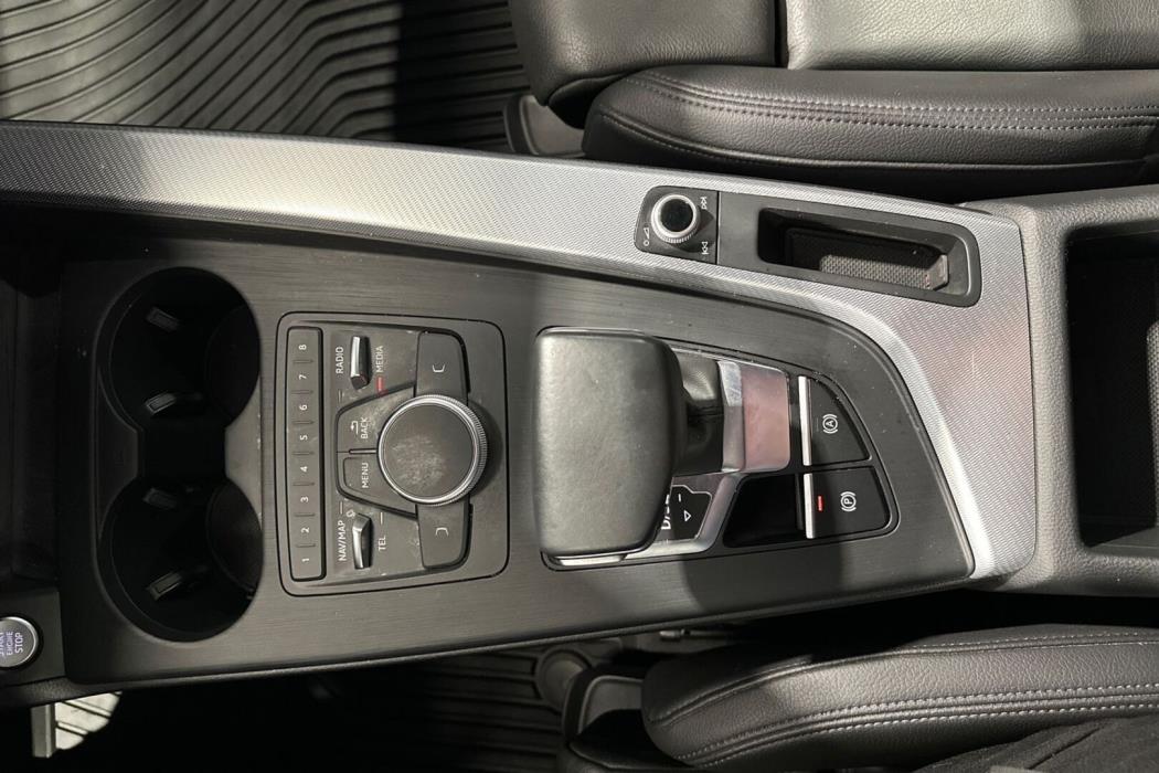 AUDI A4 2019