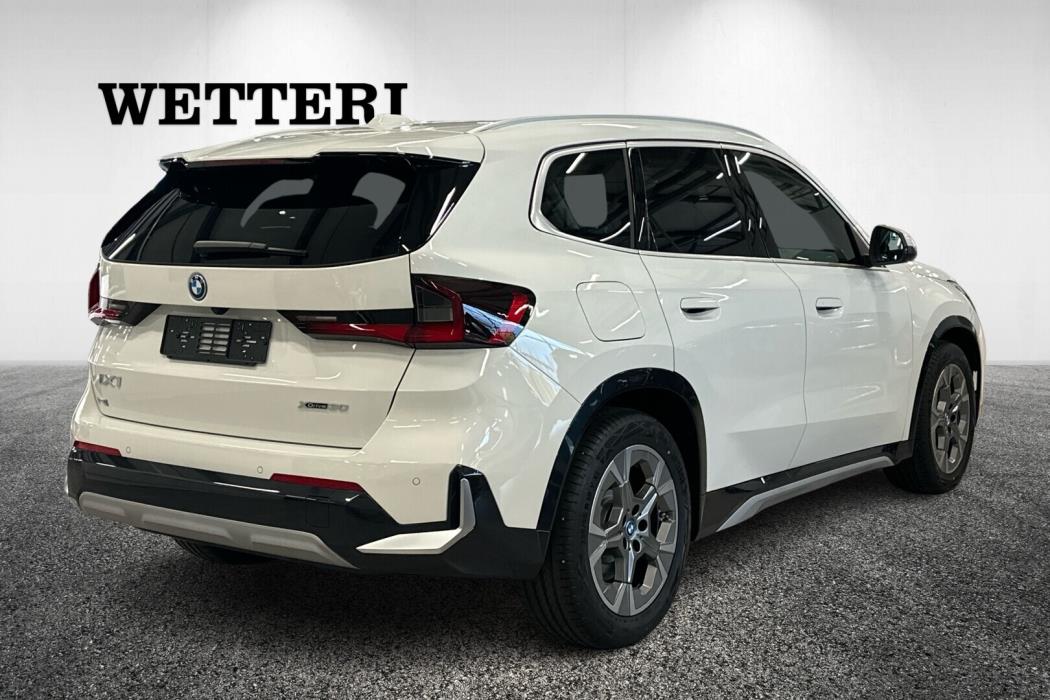 BMW iX1 2025