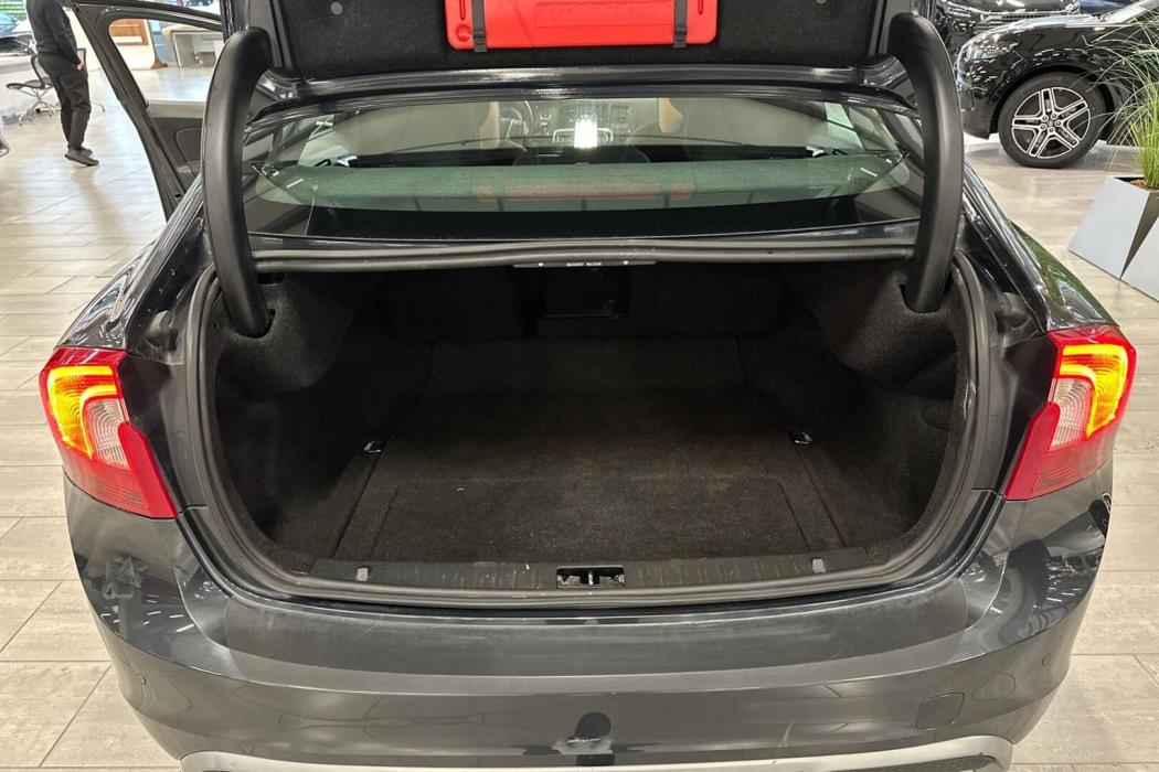 VOLVO S60 2012