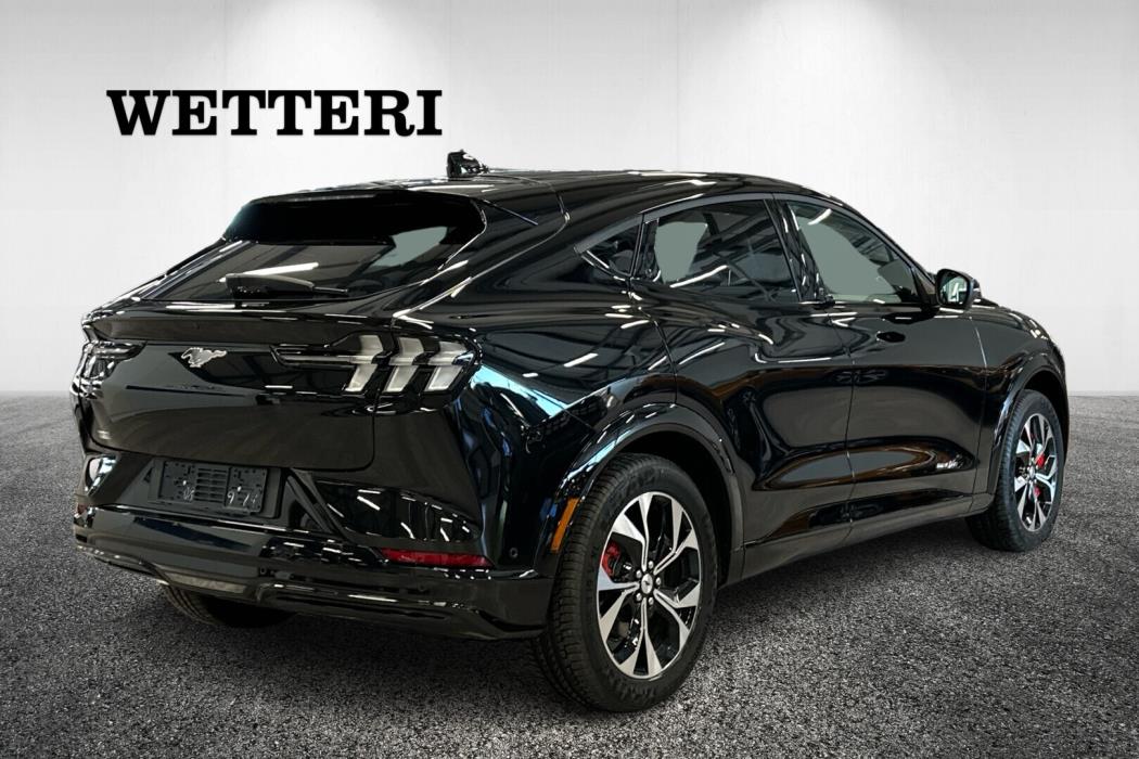 FORD MUSTANG MACH-E 2024