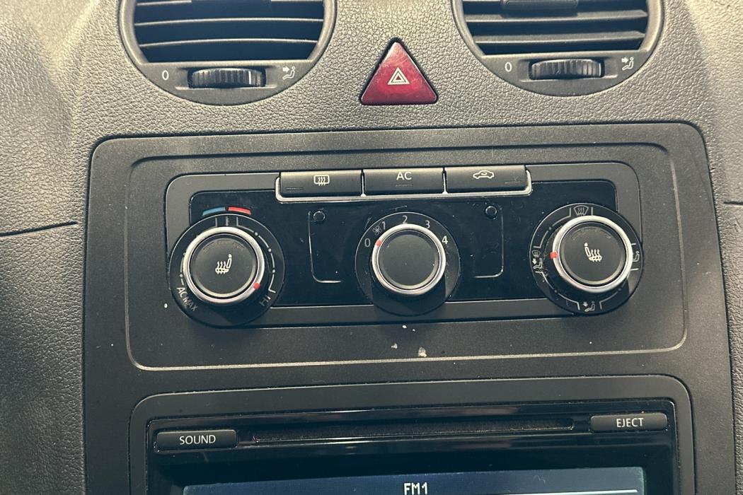 VOLKSWAGEN Caddy 2012