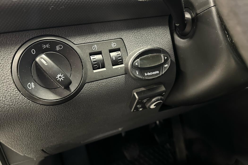 VOLKSWAGEN Caddy 2012