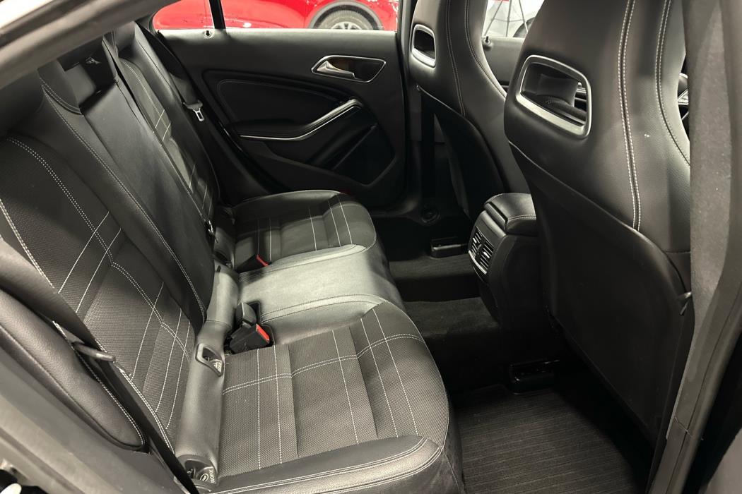 MERCEDES-BENZ CLA 2016