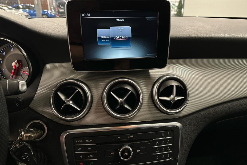 MERCEDES-BENZ CLA 2016