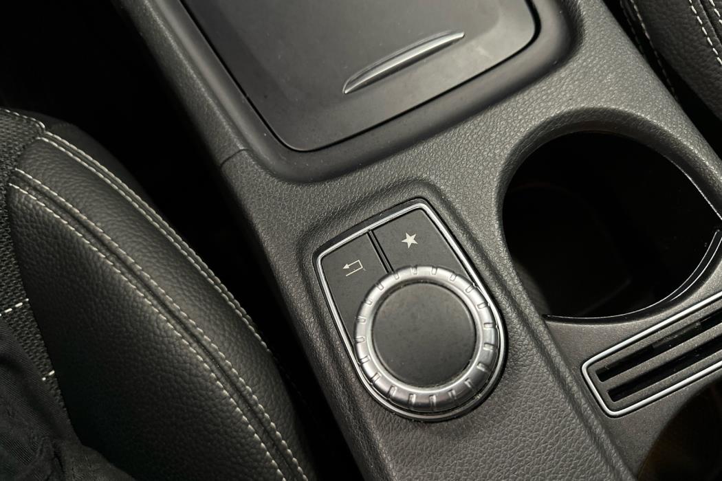 MERCEDES-BENZ CLA 2016