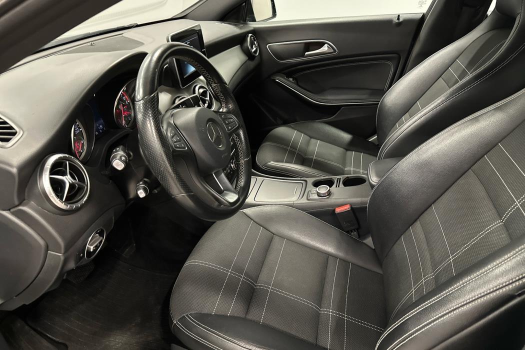 MERCEDES-BENZ CLA 2016