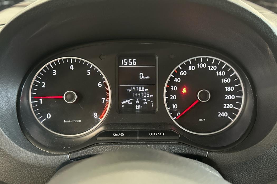 VOLKSWAGEN Polo 2013