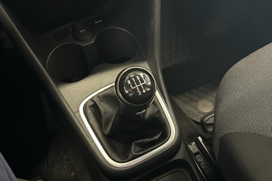 VOLKSWAGEN Polo 2013