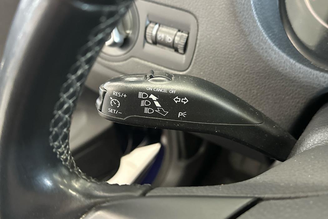 VOLKSWAGEN Polo 2013