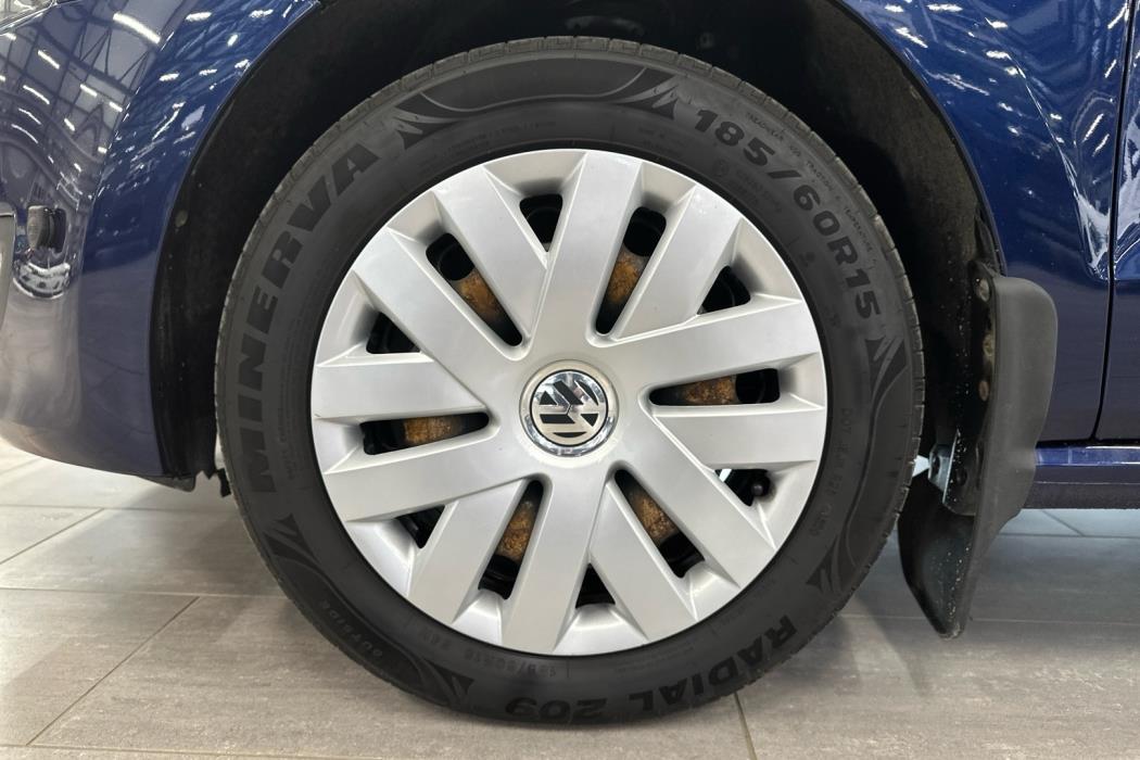 VOLKSWAGEN Polo 2013