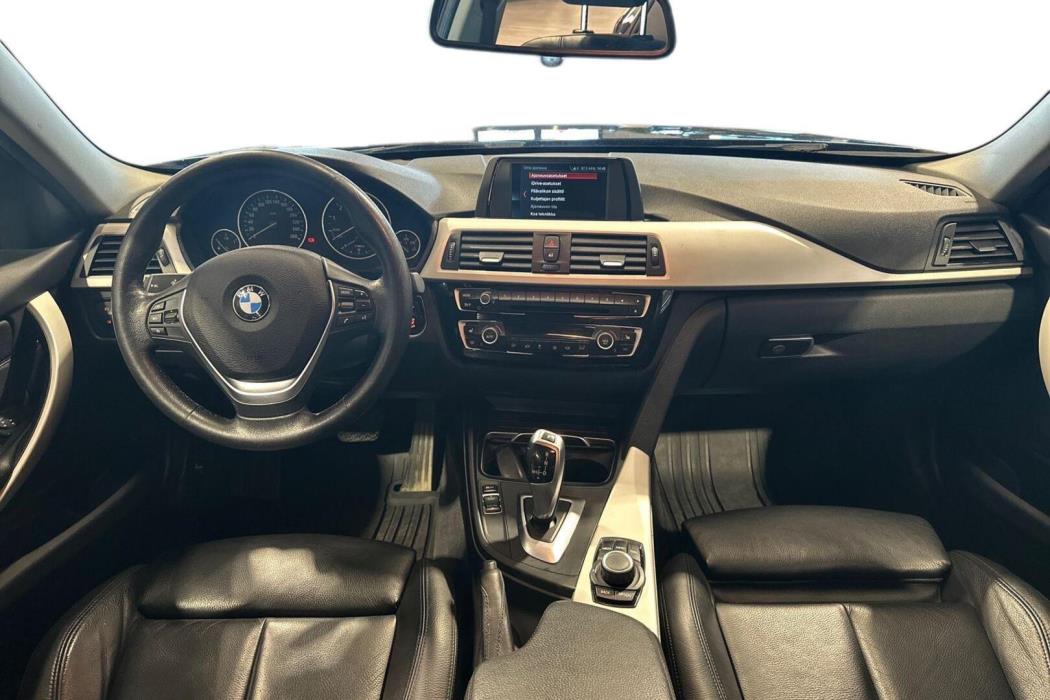BMW 318 2018
