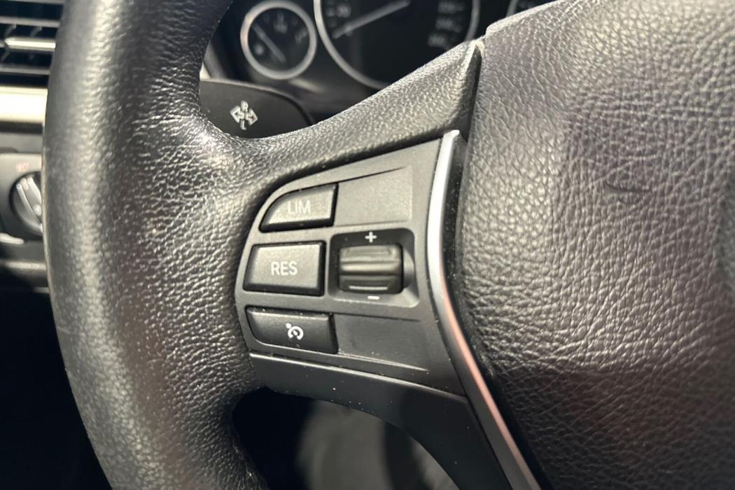 BMW 318 2018