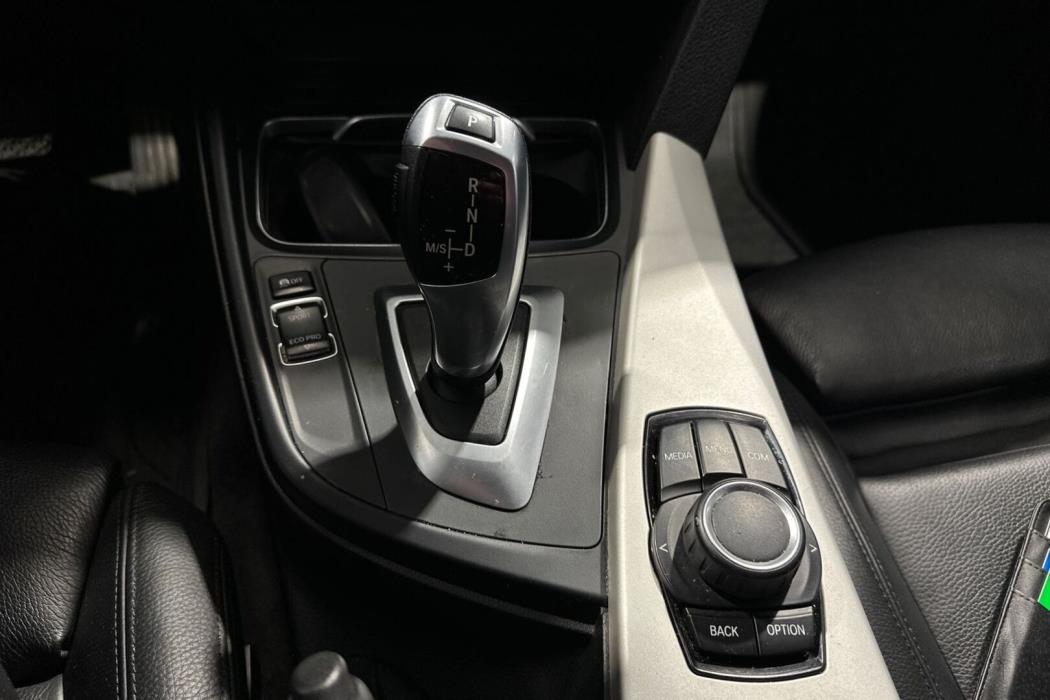BMW 318 2018