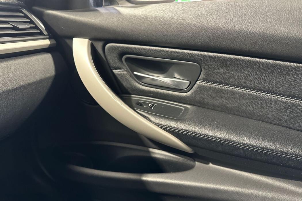 BMW 318 2018