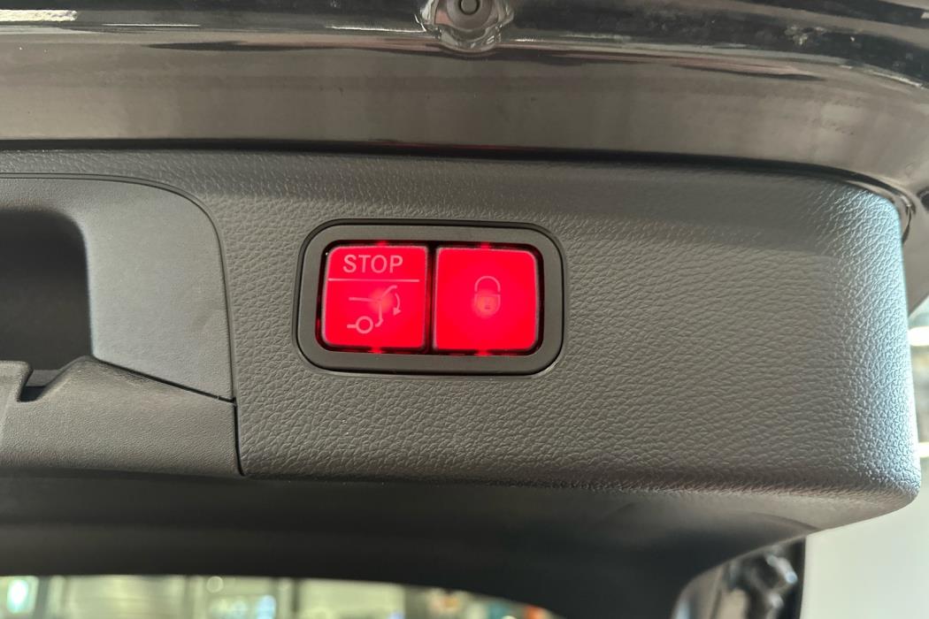 MERCEDES-BENZ GLC 2021