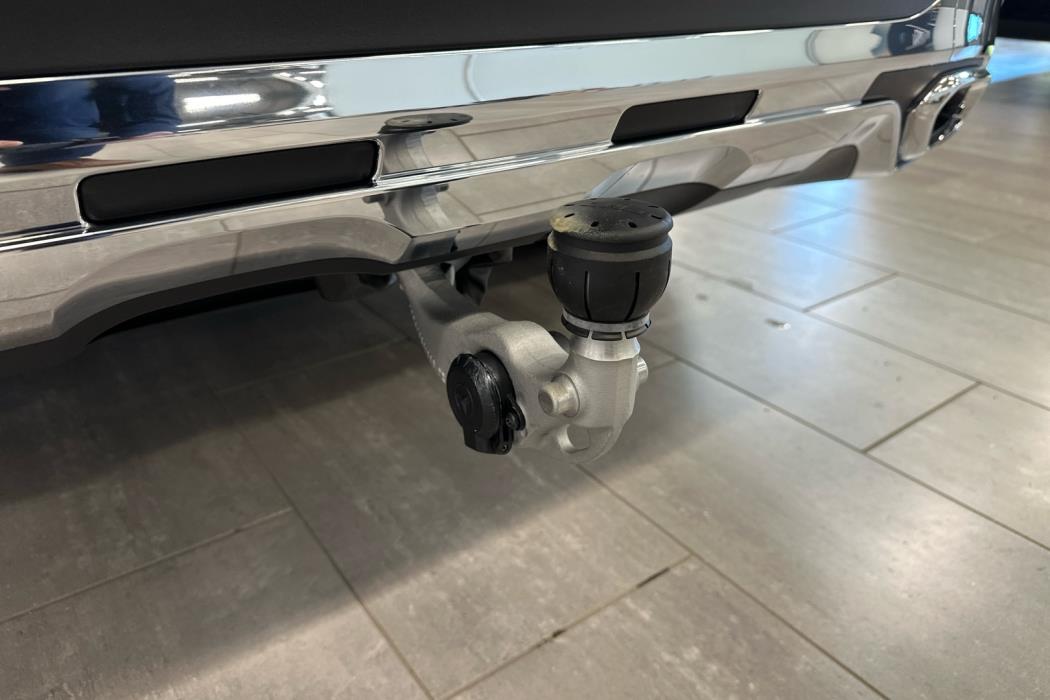 MERCEDES-BENZ GLC 2024