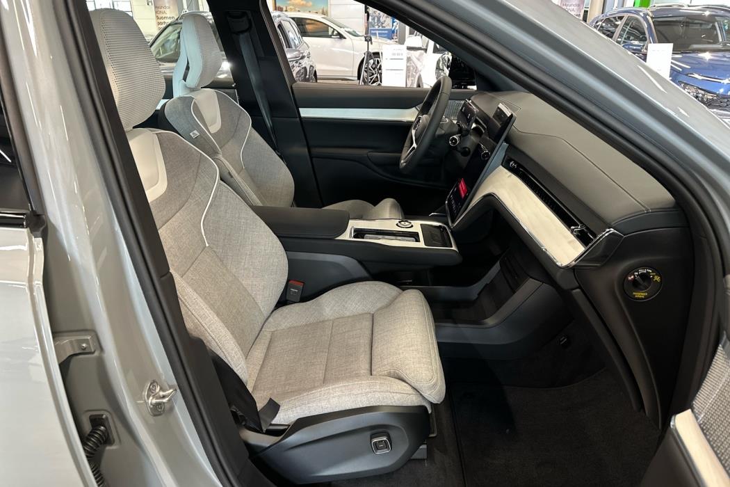 VOLVO EX90 2026