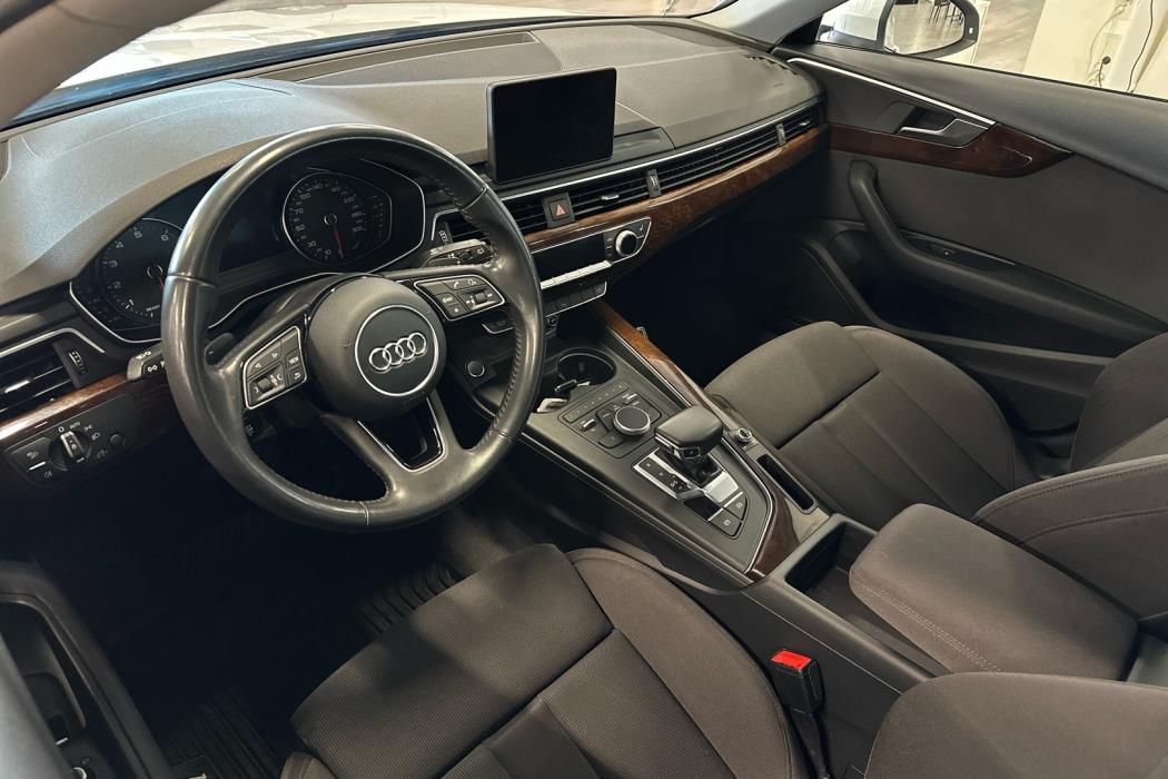 AUDI A4 2018