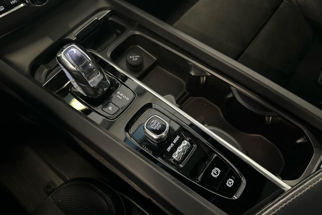 VOLVO XC60 2018
