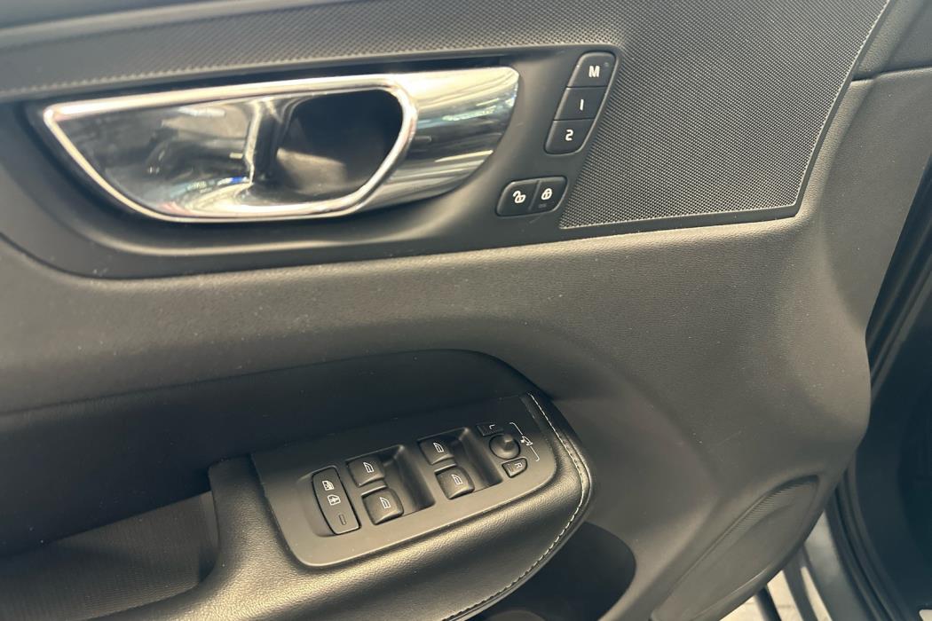 VOLVO XC60 2018