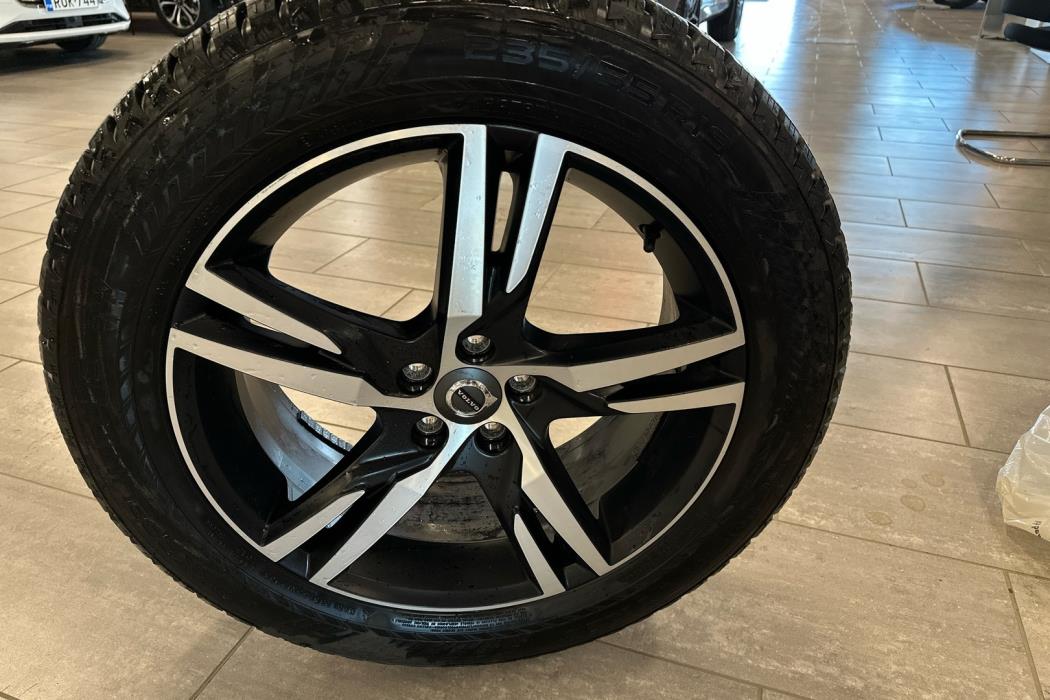 VOLVO XC60 2018