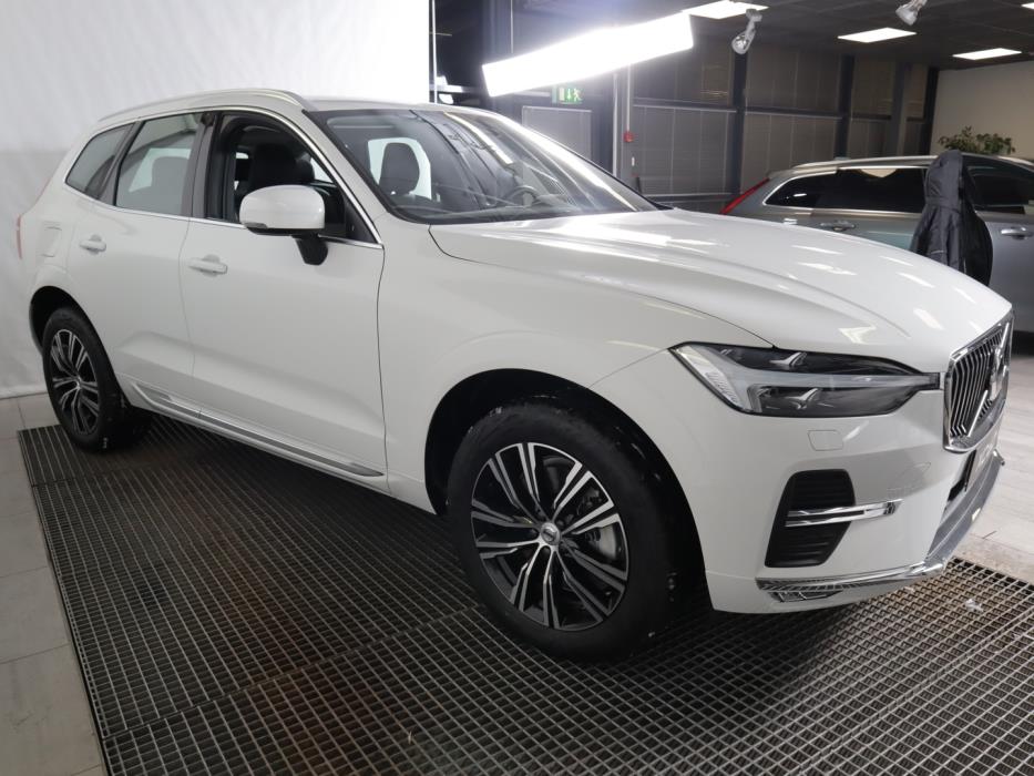 VOLVO XC60 2023
