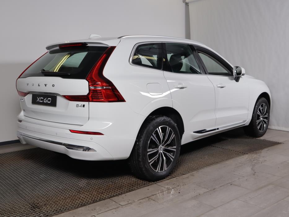 VOLVO XC60 2023