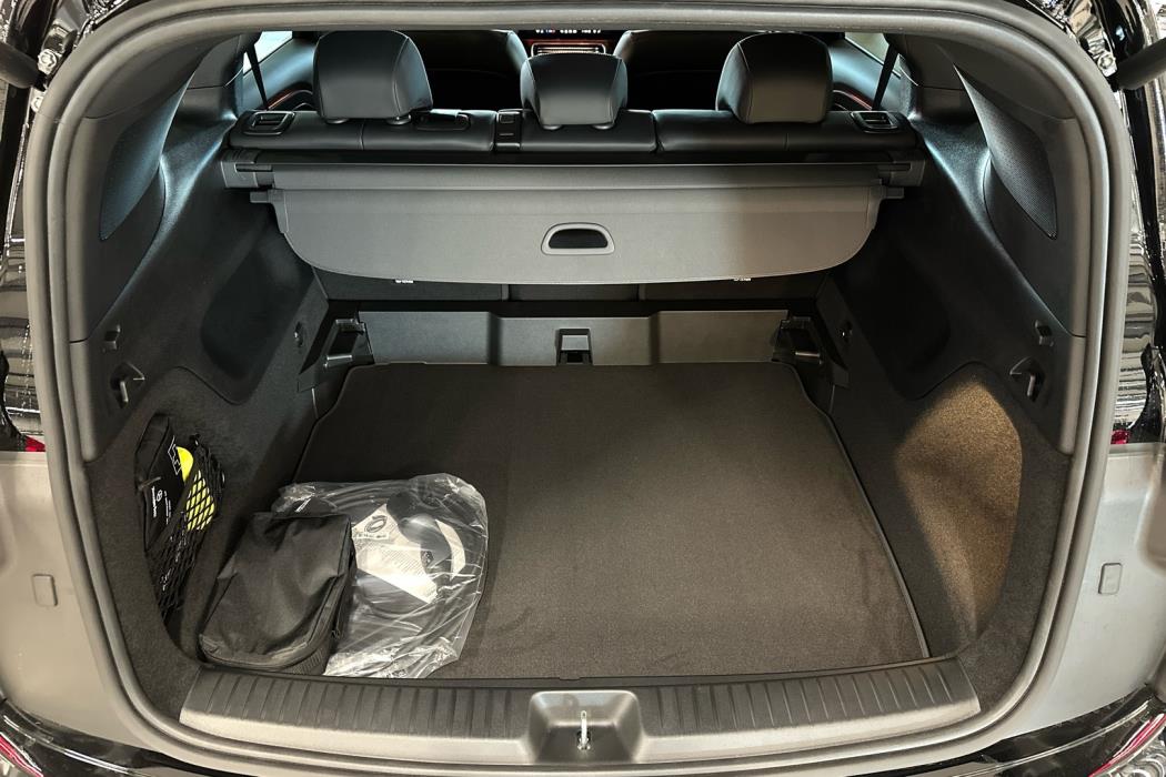 MERCEDES-BENZ GLB 2026