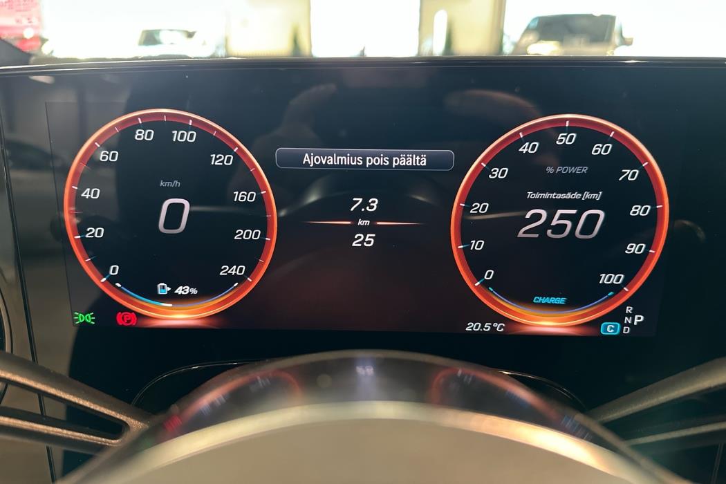 MERCEDES-BENZ GLB 2026