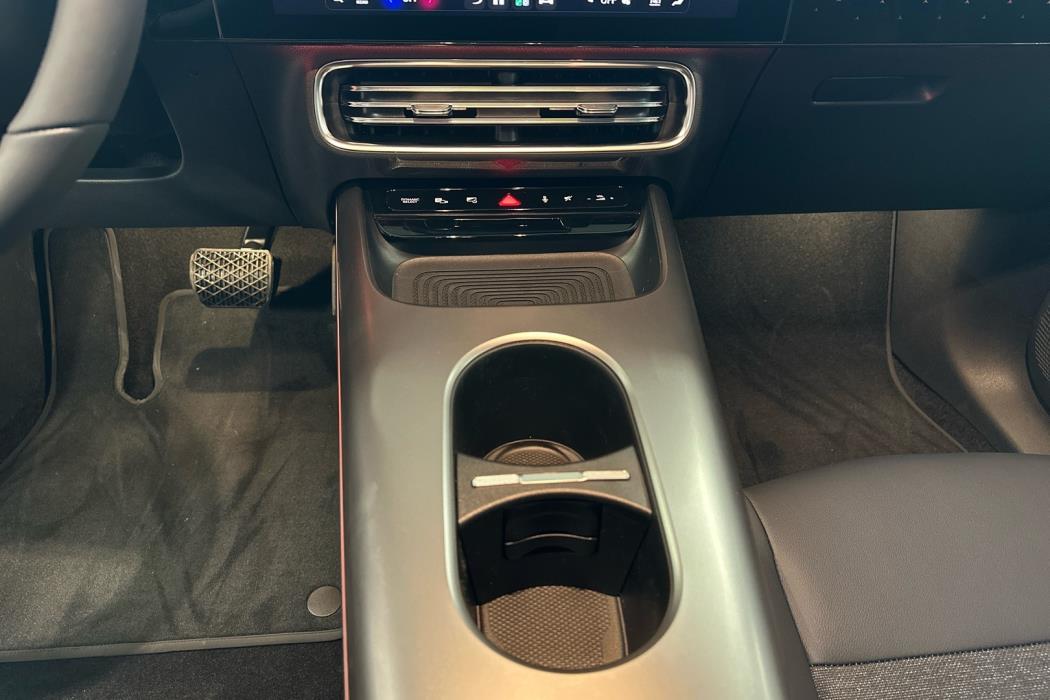 MERCEDES-BENZ GLB 2026