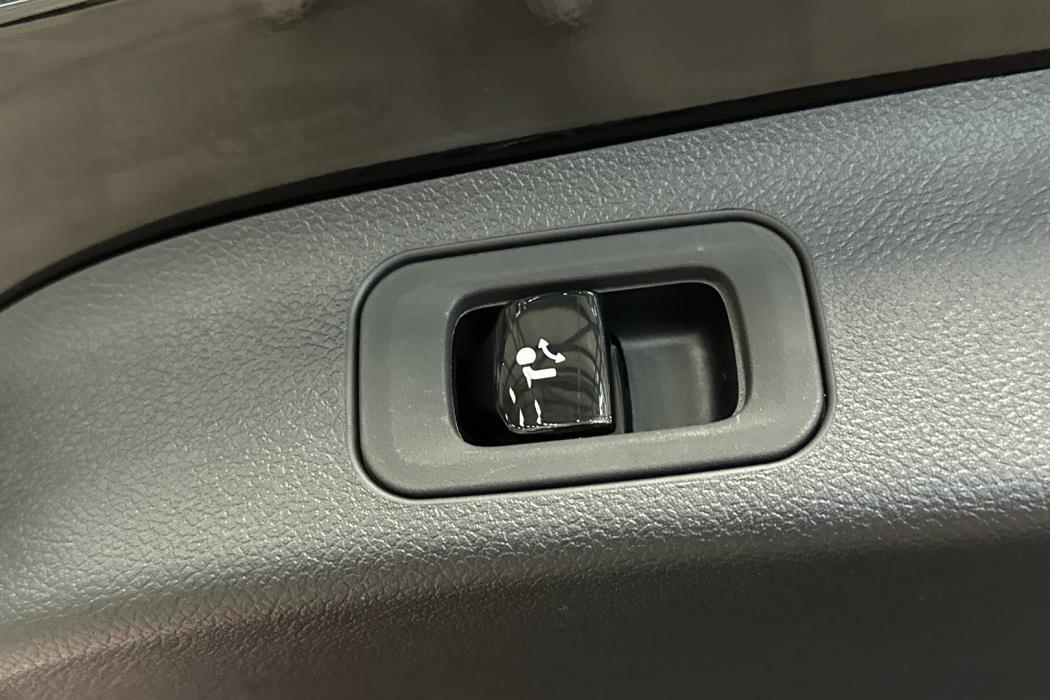 MERCEDES-BENZ GLB 2026