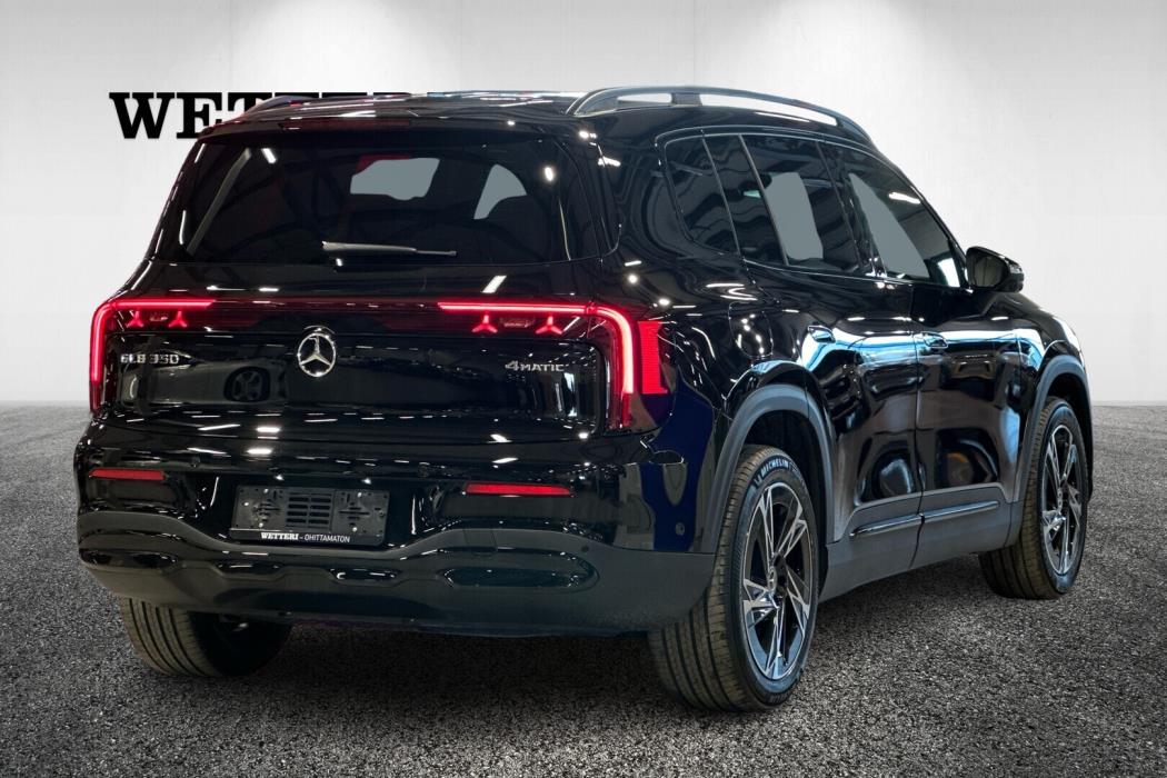 MERCEDES-BENZ GLB 2026