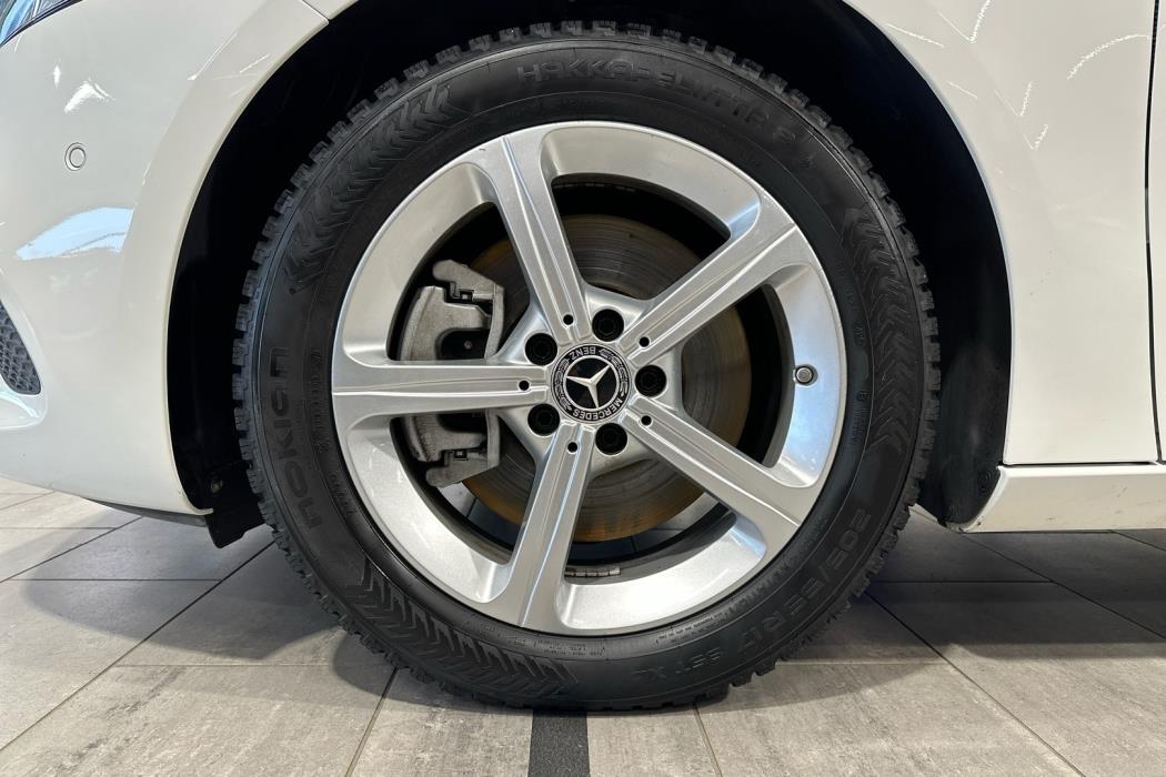 MERCEDES-BENZ A 2020