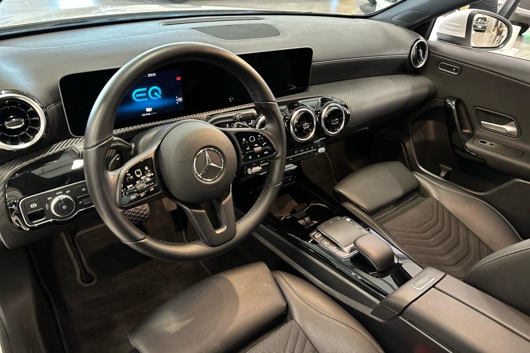 MERCEDES-BENZ A 2020