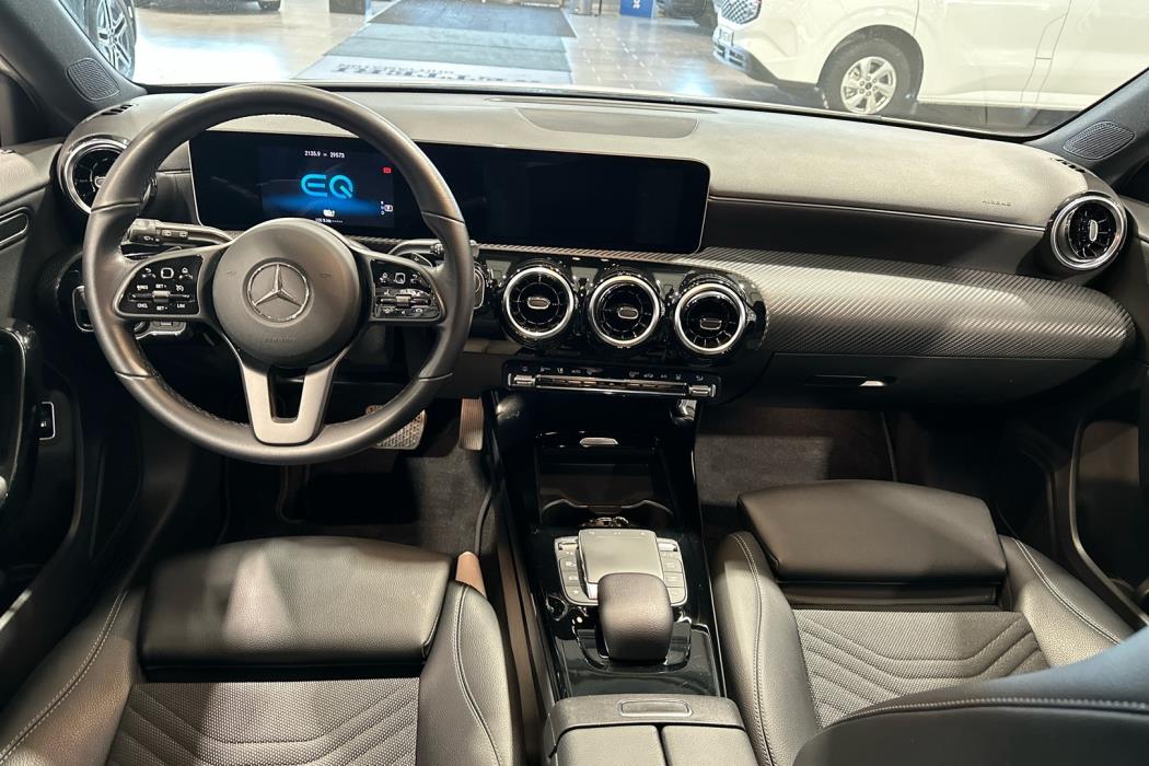 MERCEDES-BENZ A 2020