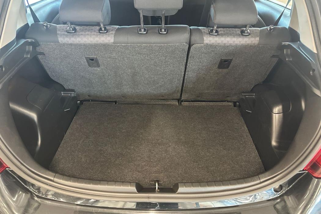TOYOTA Yaris 2016