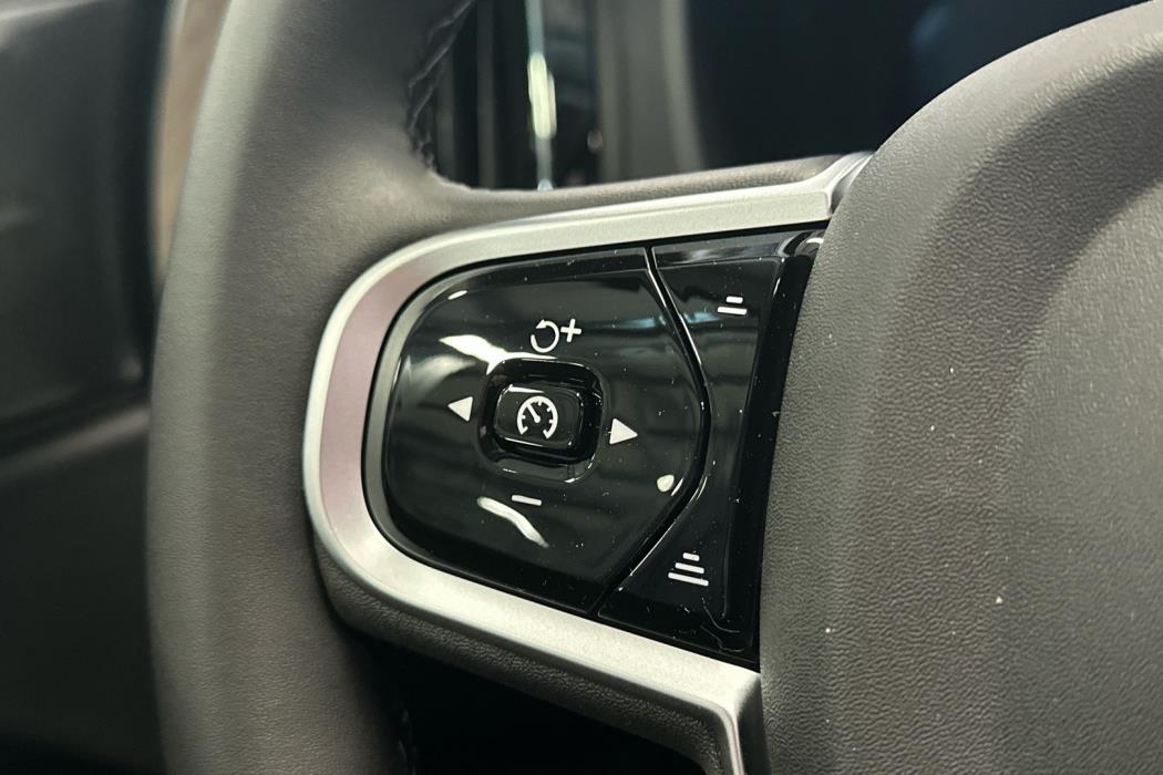VOLVO XC60 2026