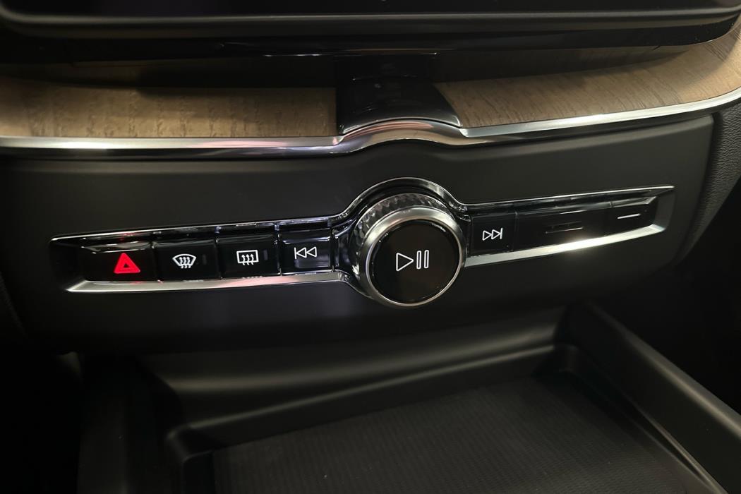VOLVO XC60 2026