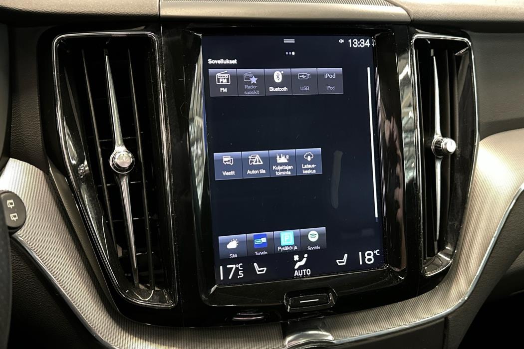 VOLVO XC60 2018
