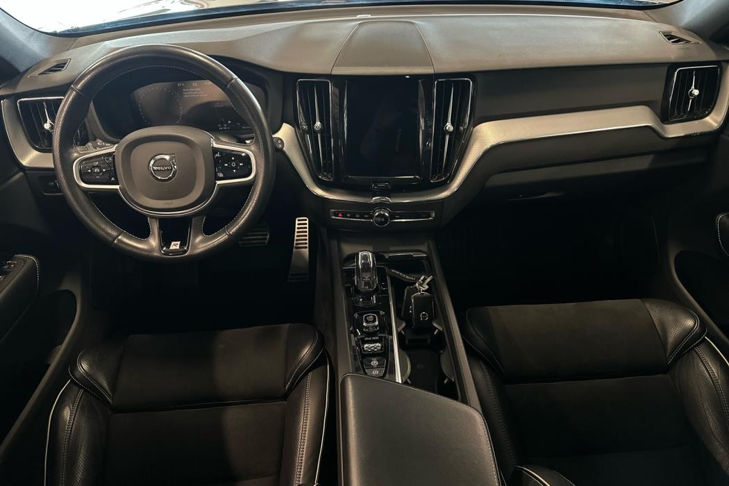 VOLVO XC60 2018