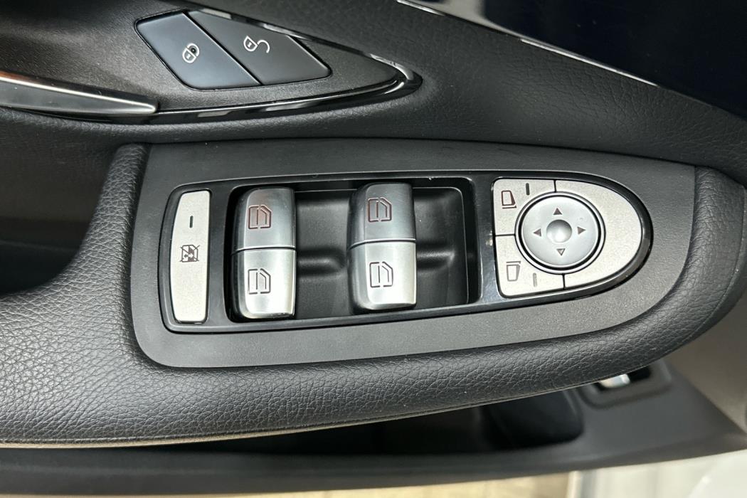 MERCEDES-BENZ C 2017