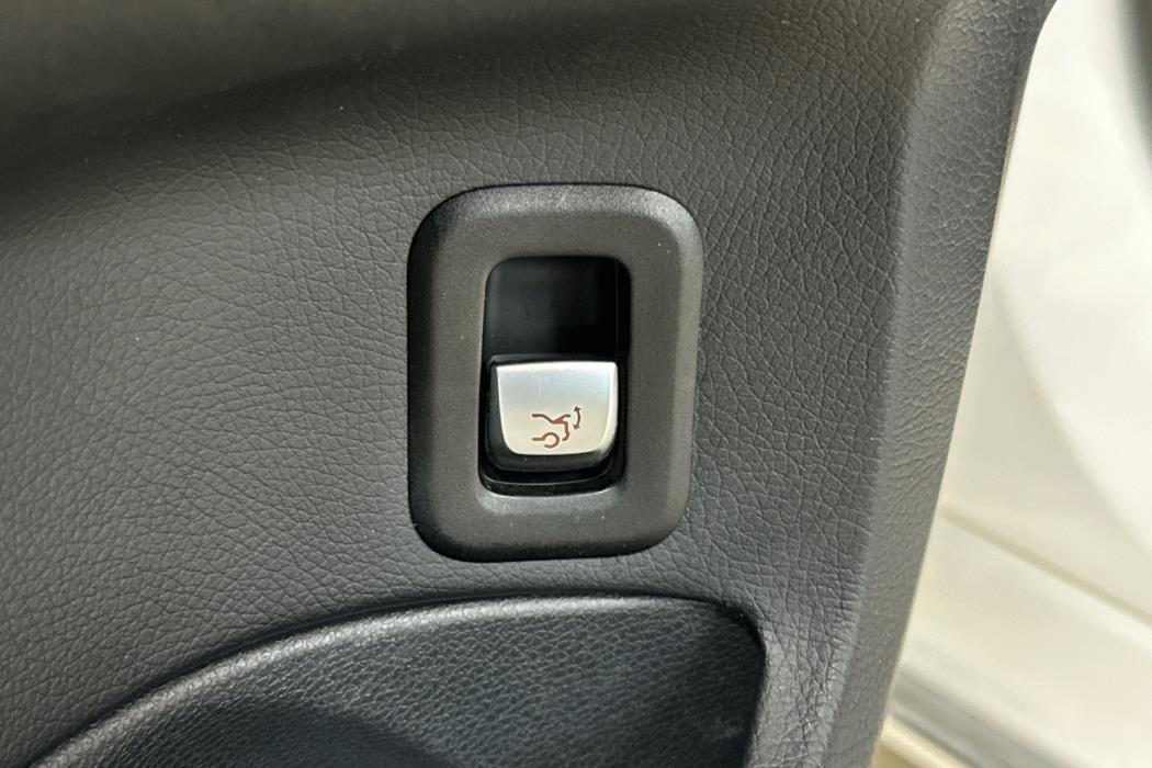 MERCEDES-BENZ C 2017