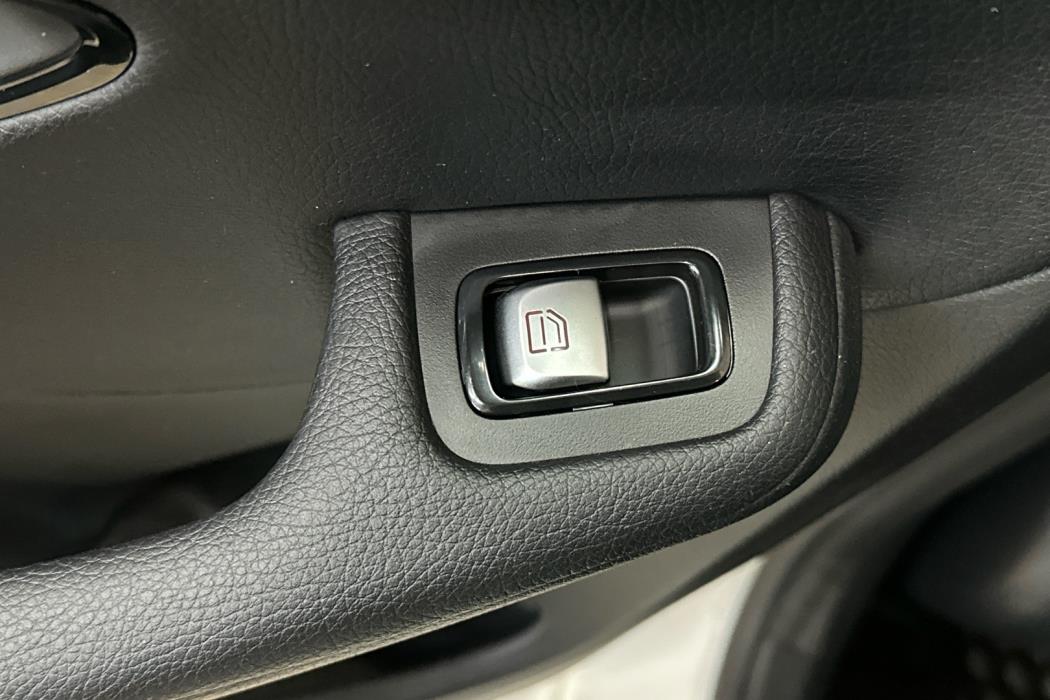 MERCEDES-BENZ C 2017