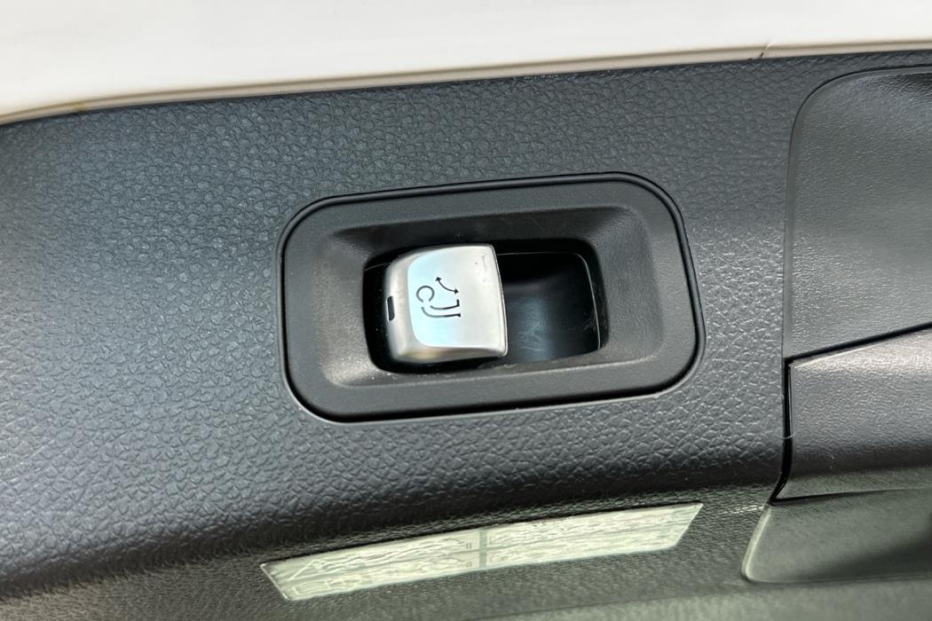 MERCEDES-BENZ C 2017