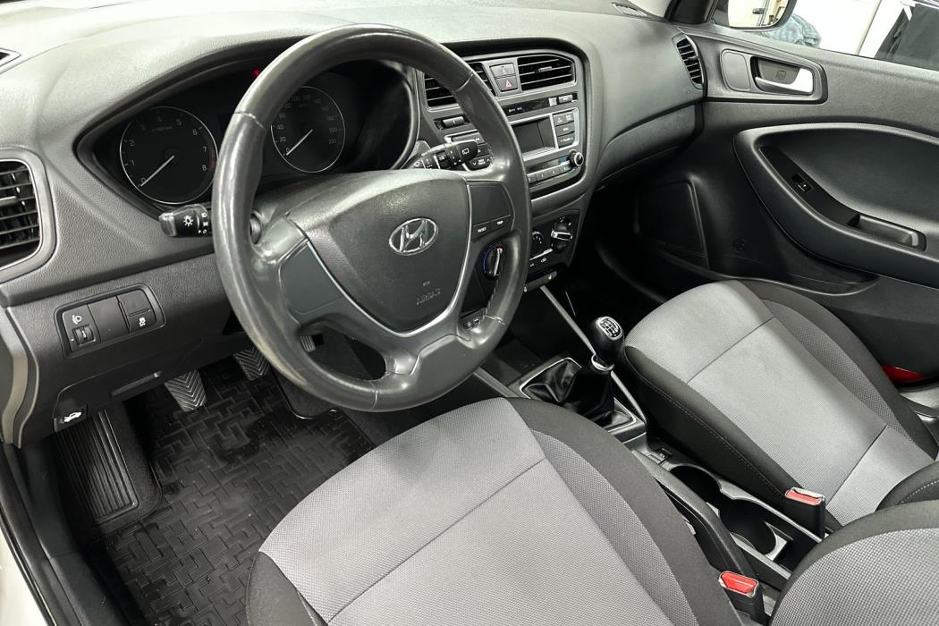 HYUNDAI i20 5d 2017