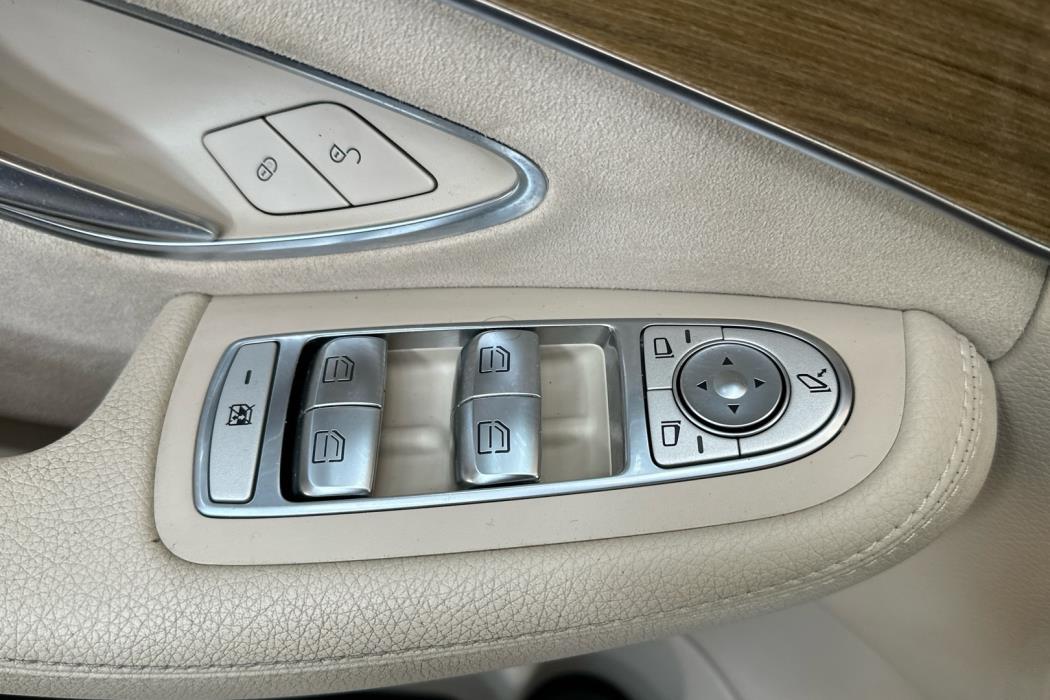 MERCEDES-BENZ C 2016