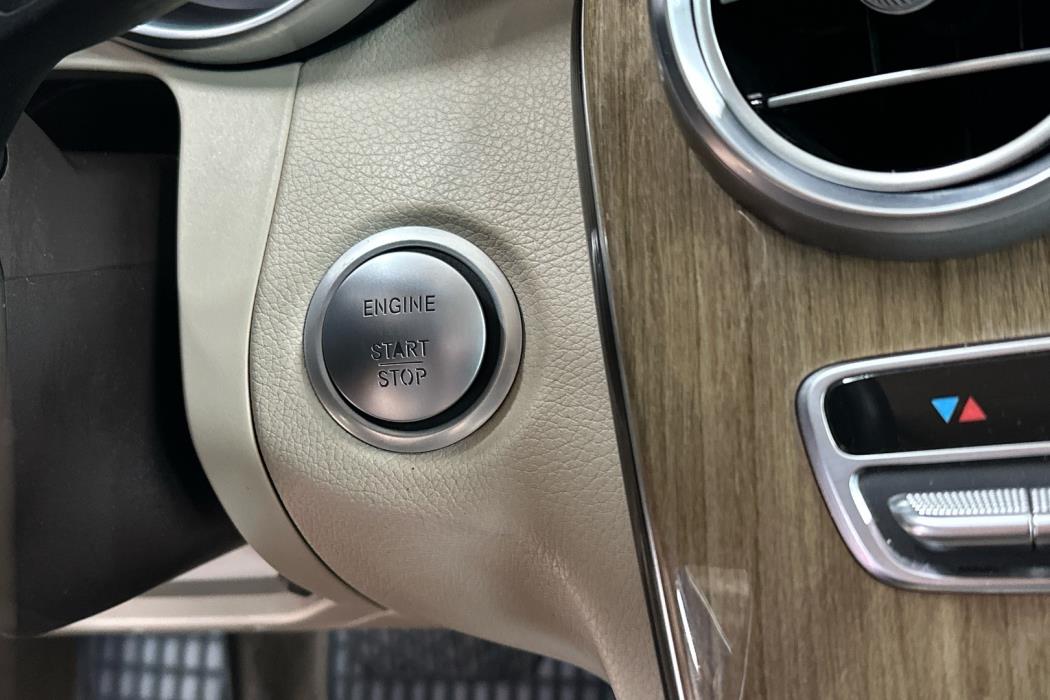 MERCEDES-BENZ C 2016