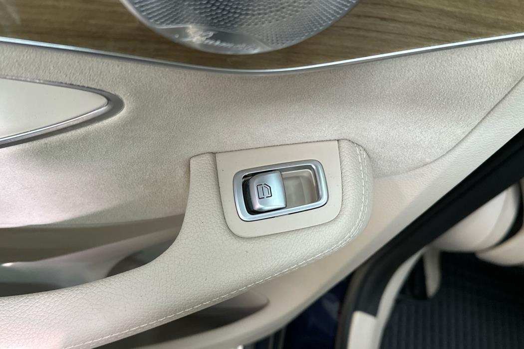 MERCEDES-BENZ C 2016