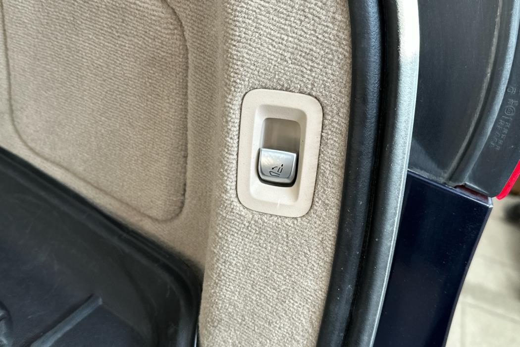 MERCEDES-BENZ C 2016